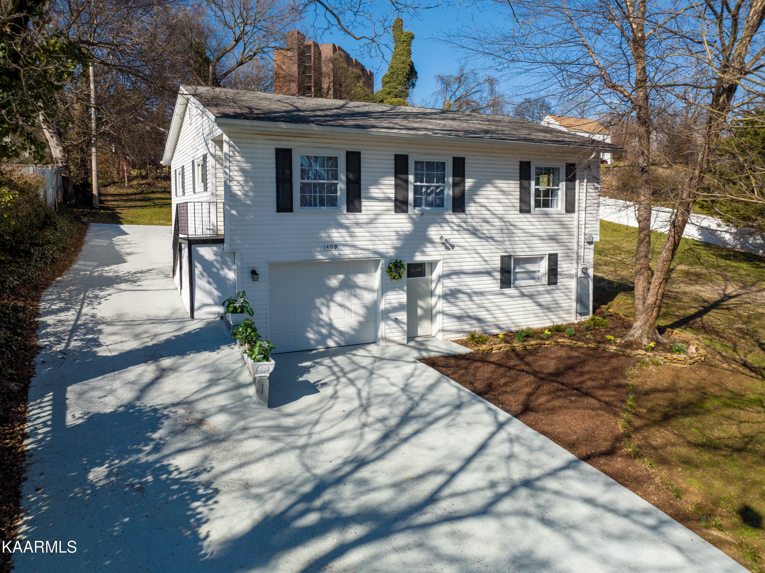 Property Photo:  1409 Brown Ave  TN 37917 