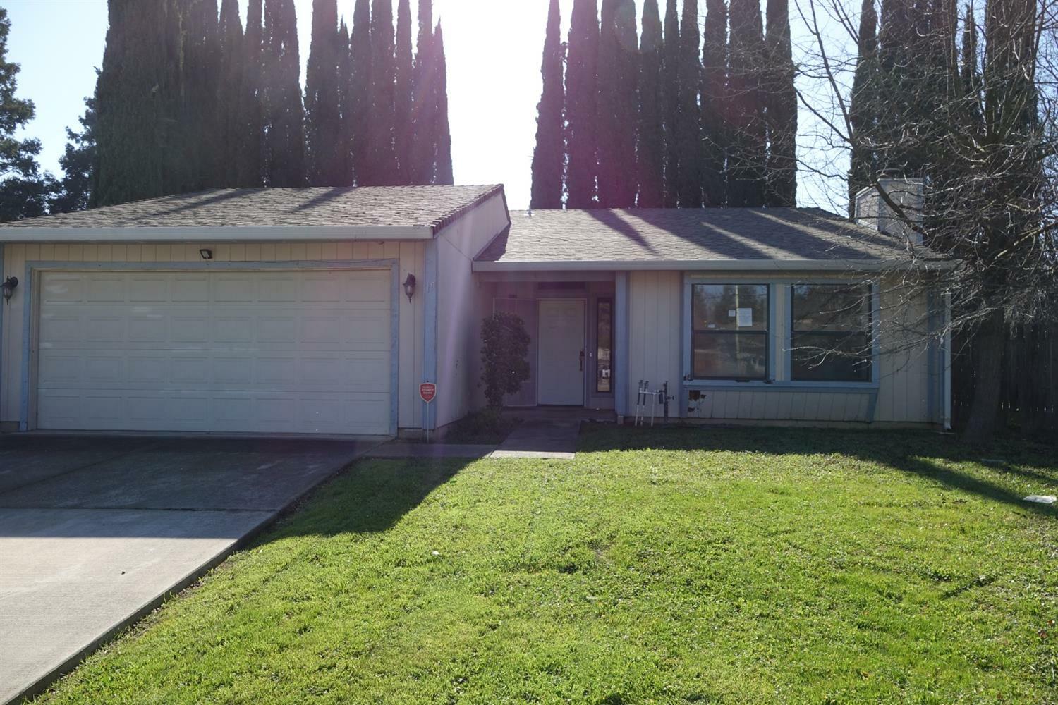 Property Photo:  19 Adrian Court  CA 95833 