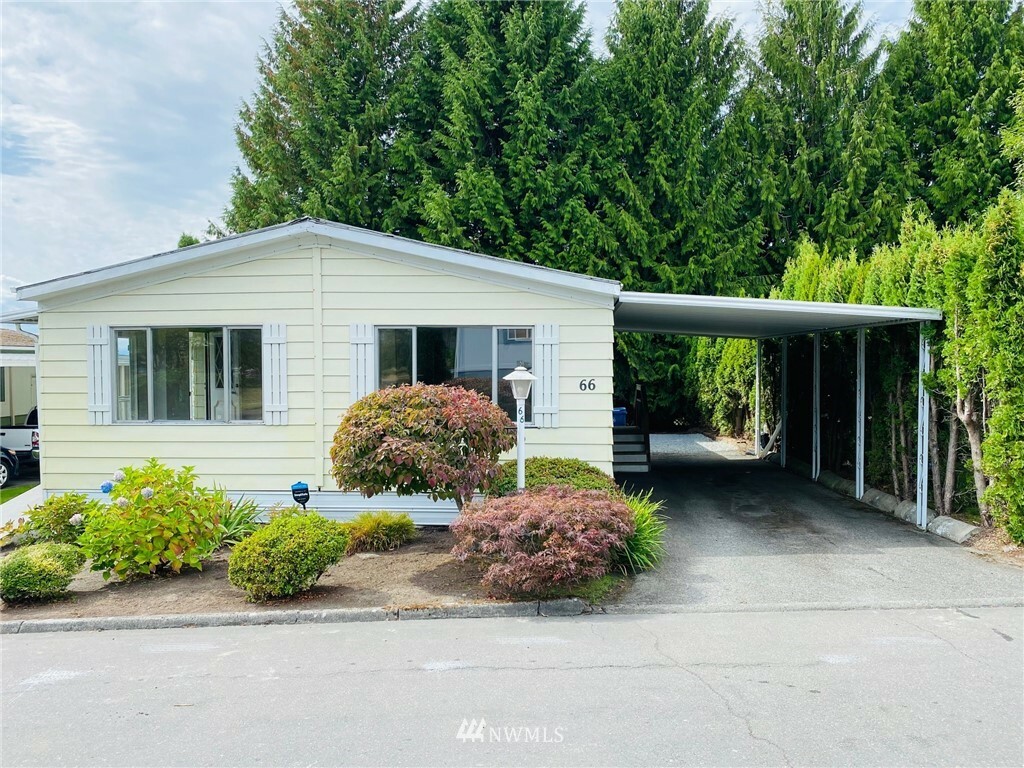 Property Photo:  4111 164th Street SW 66  WA 98087 