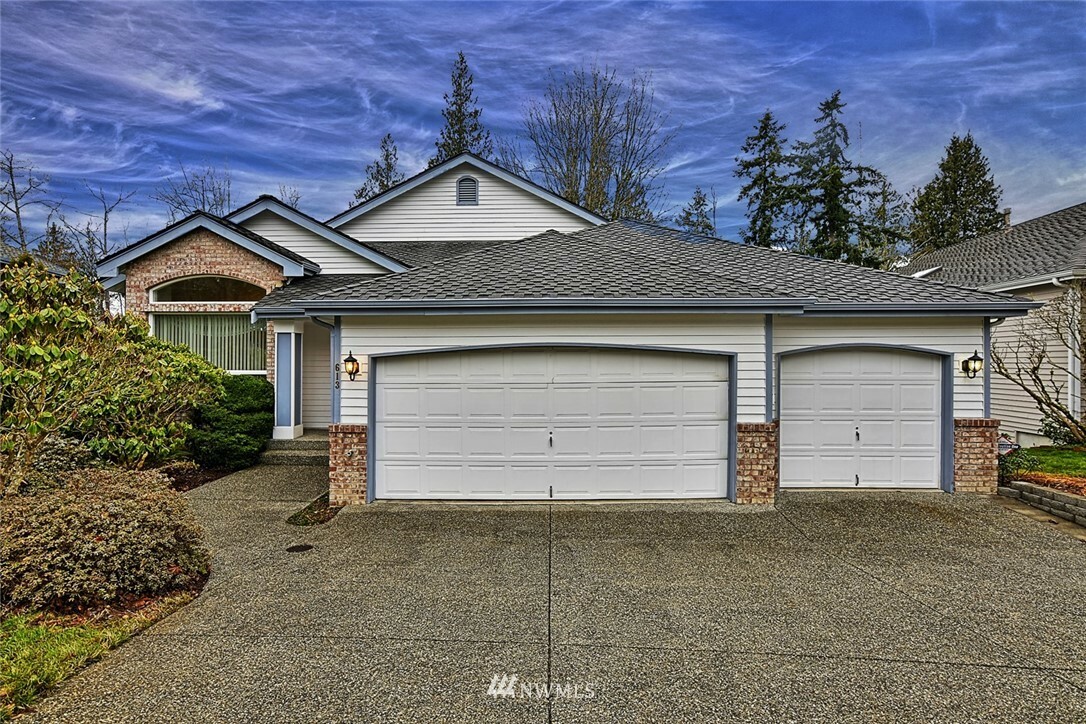 Property Photo:  613 40th Place  WA 98201 