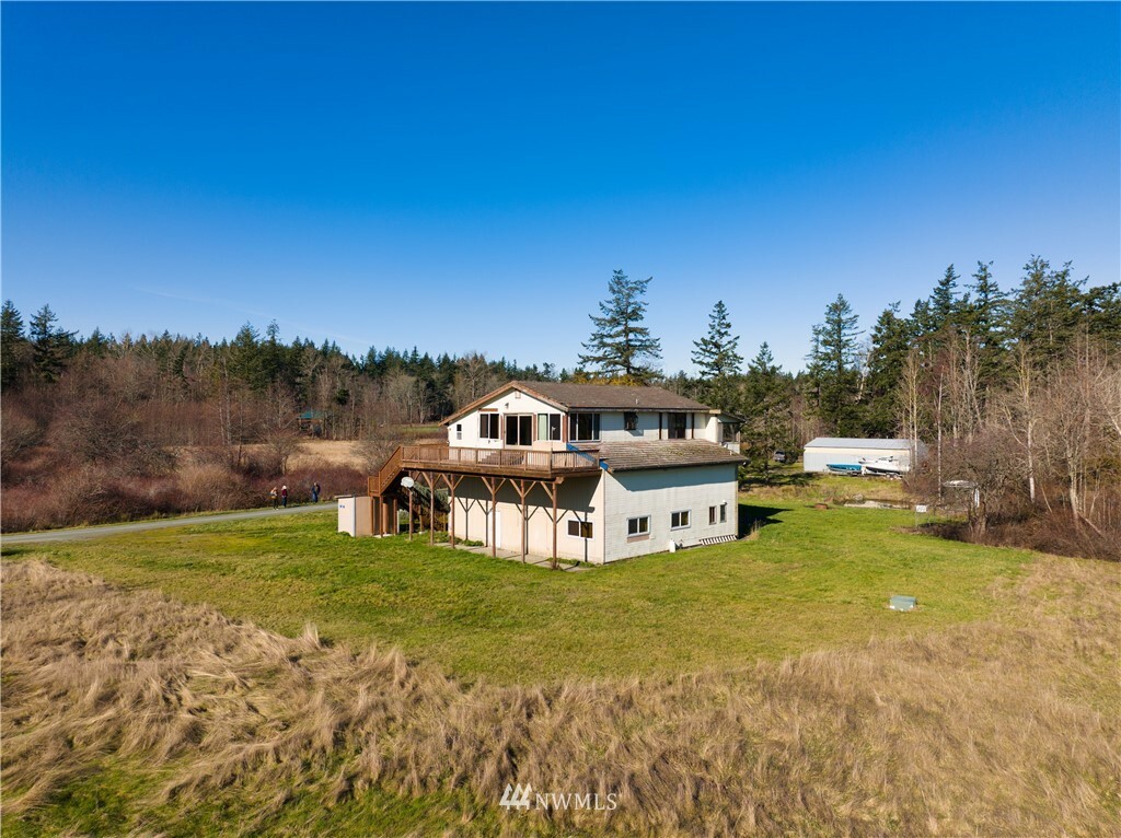 Property Photo:  7667 Chestnut Lane  WA 98221 