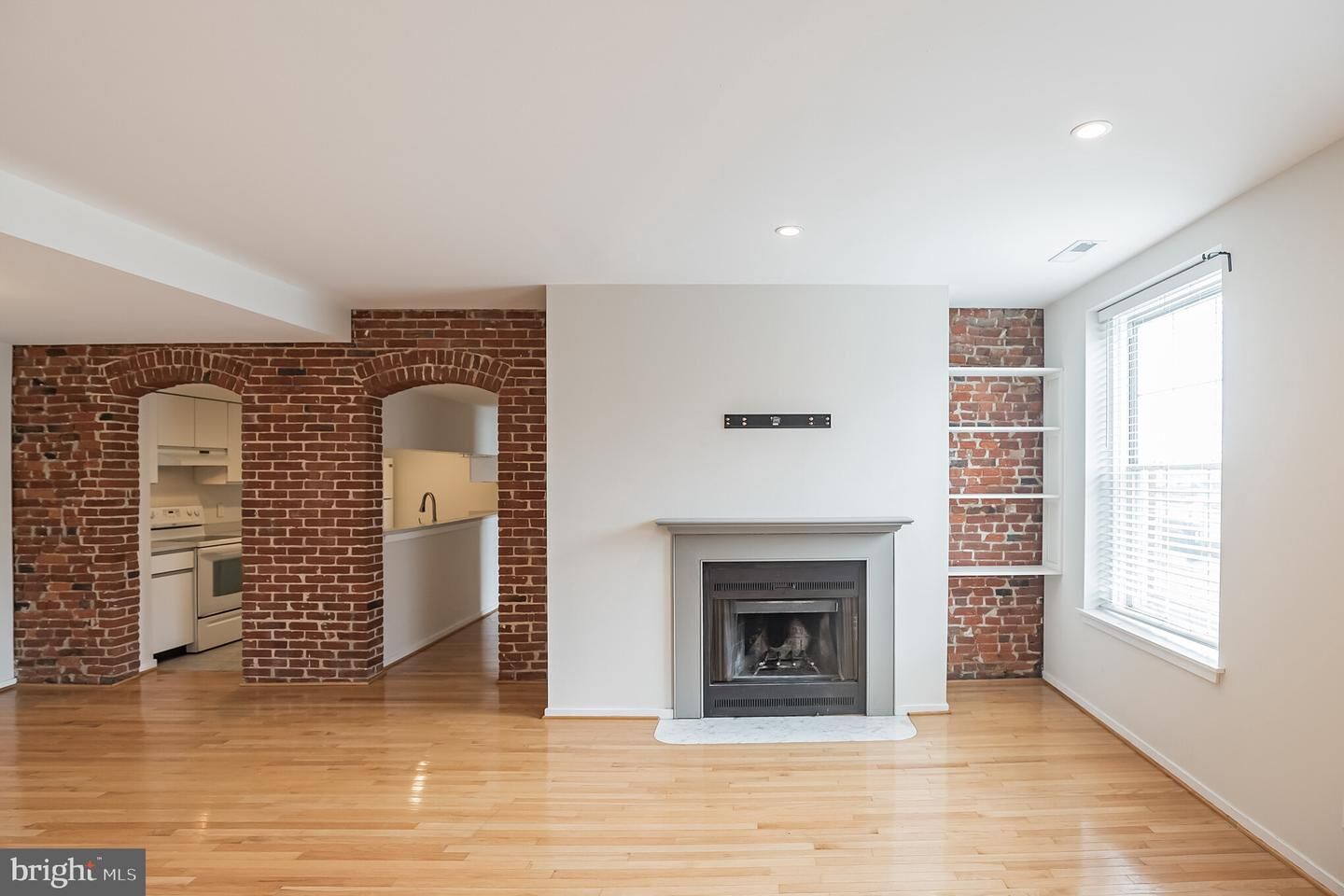 Property Photo: 102 Church Street 22 304 PA 19106