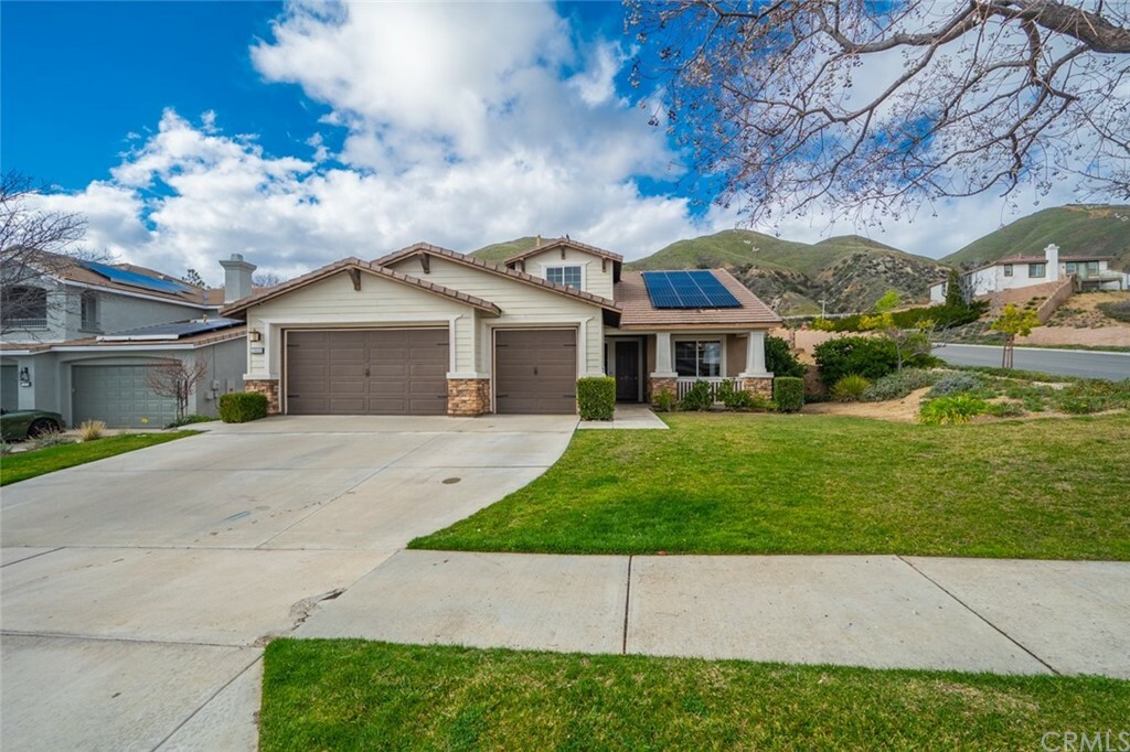 Property Photo:  33888 Golden Crown Way  CA 92399 