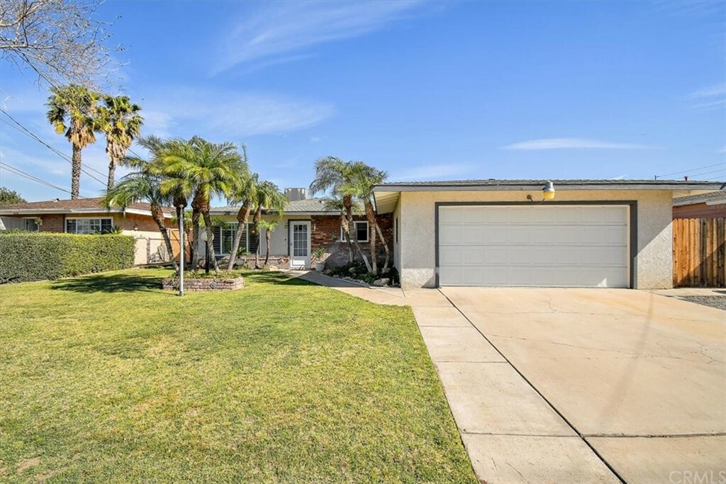 Property Photo:  9659 Hemlock Avenue  CA 92335 