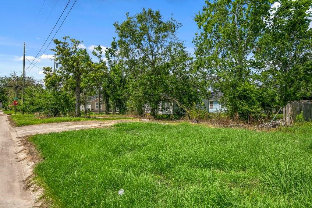 Property Photo:  1047 13th Street  LA 70601 