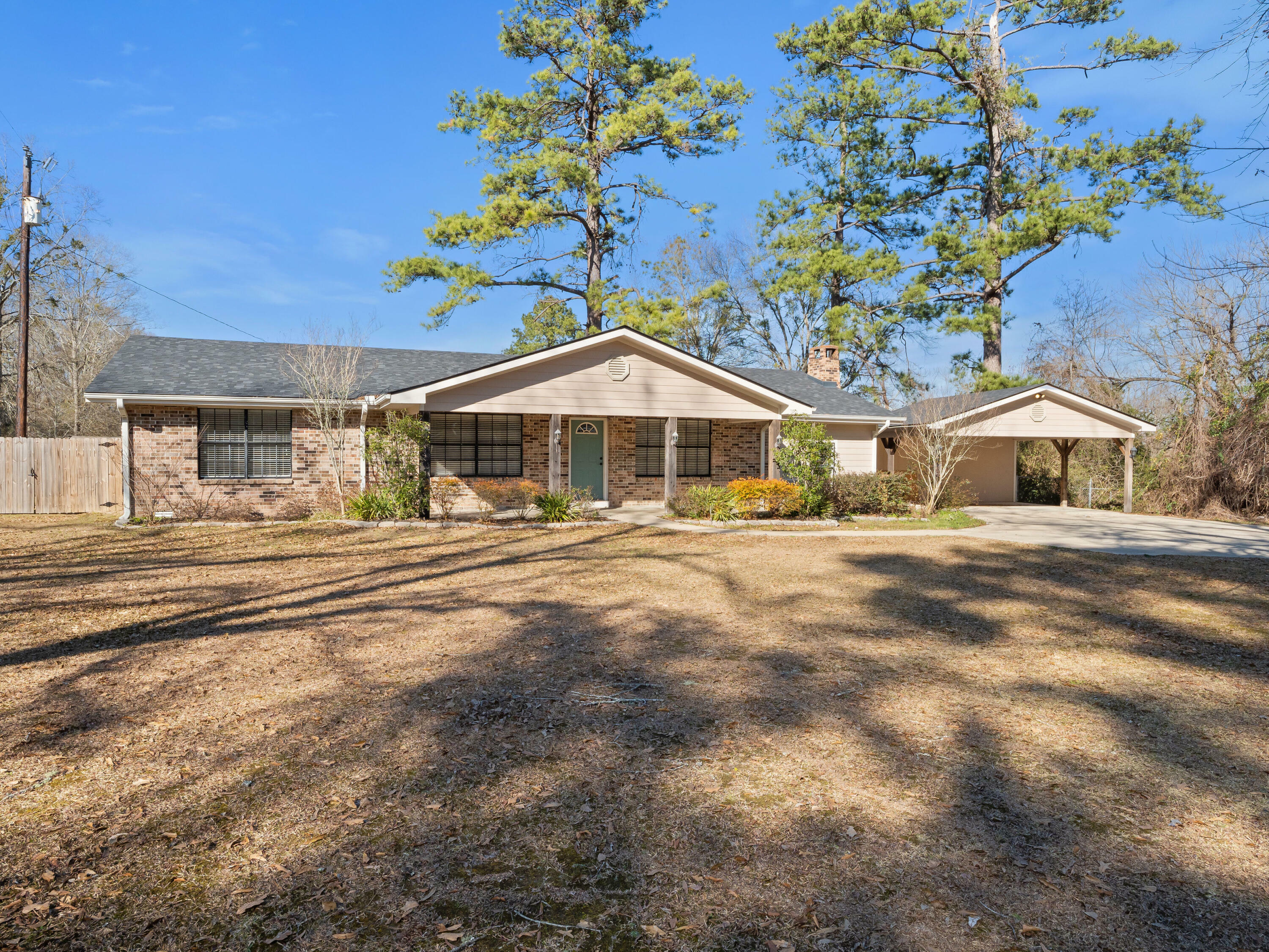 Property Photo:  2099 Granberry Rd  LA 70634 