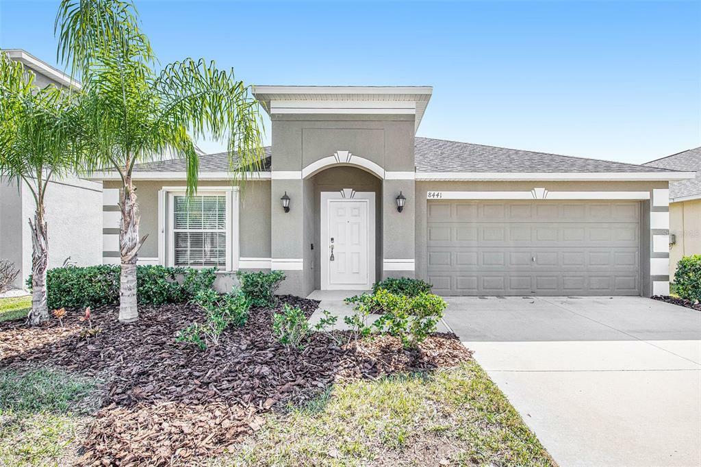 Property Photo:  8441 Hunters Fork Loop  FL 33573 