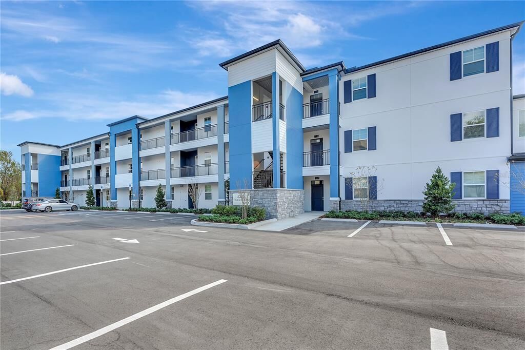 Property Photo:  5205 Eggleston Avenue 305  FL 32810 