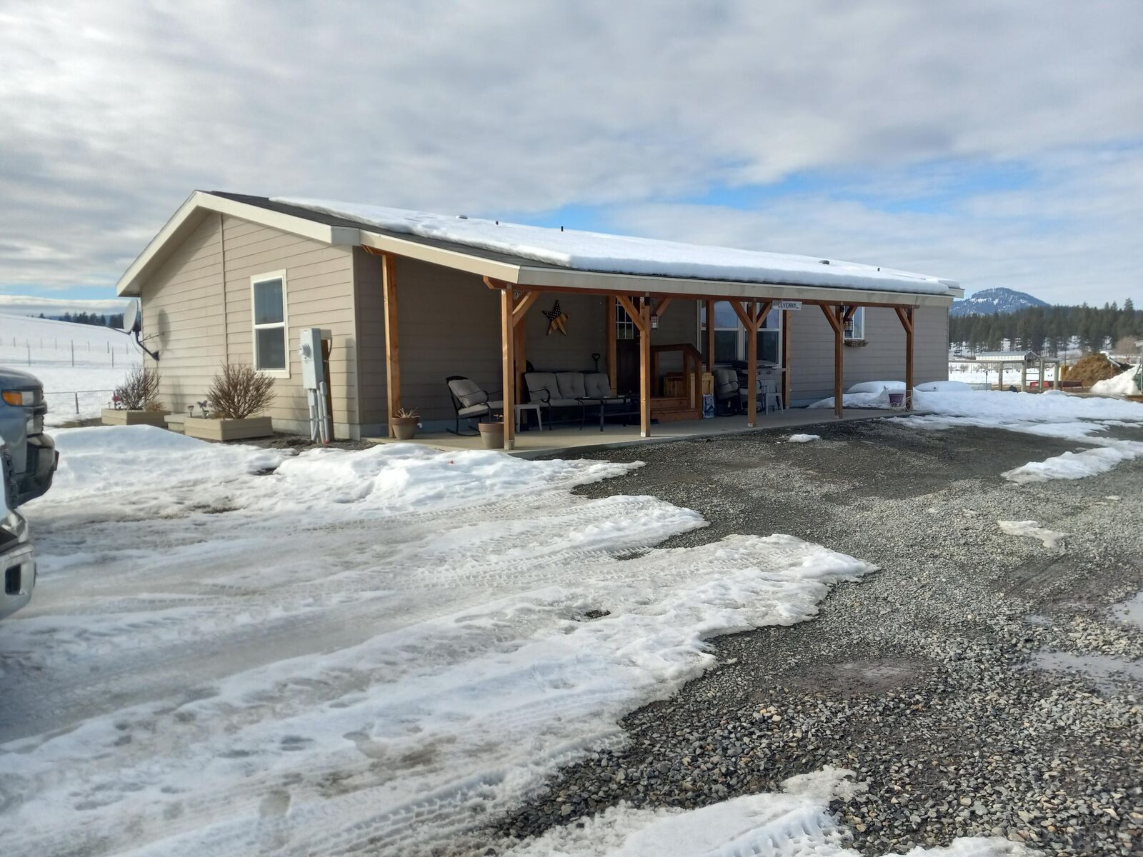 Property Photo: 822 L Barzee Rd WA 99114