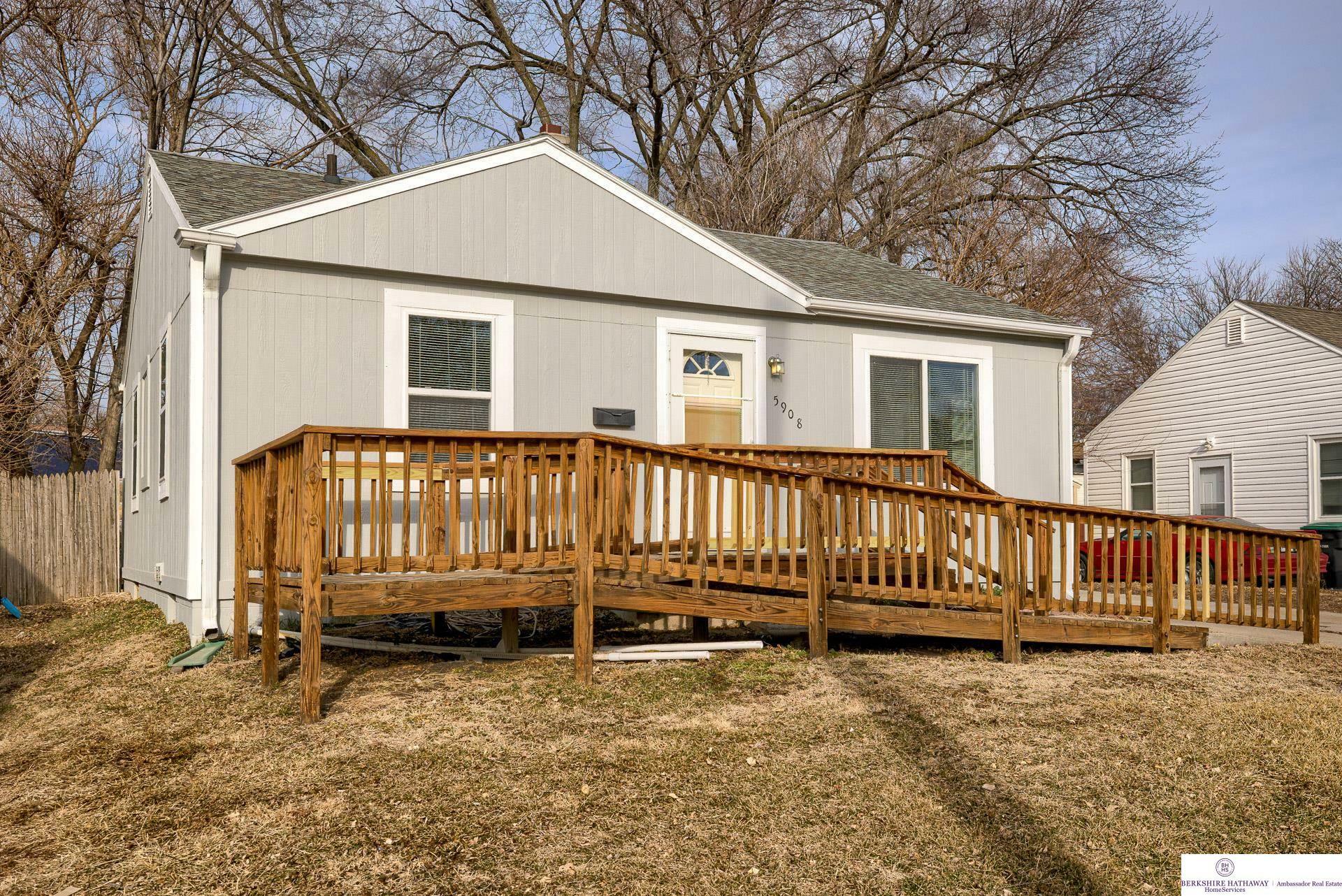 Property Photo:  5908 Northwest  NE 68135 