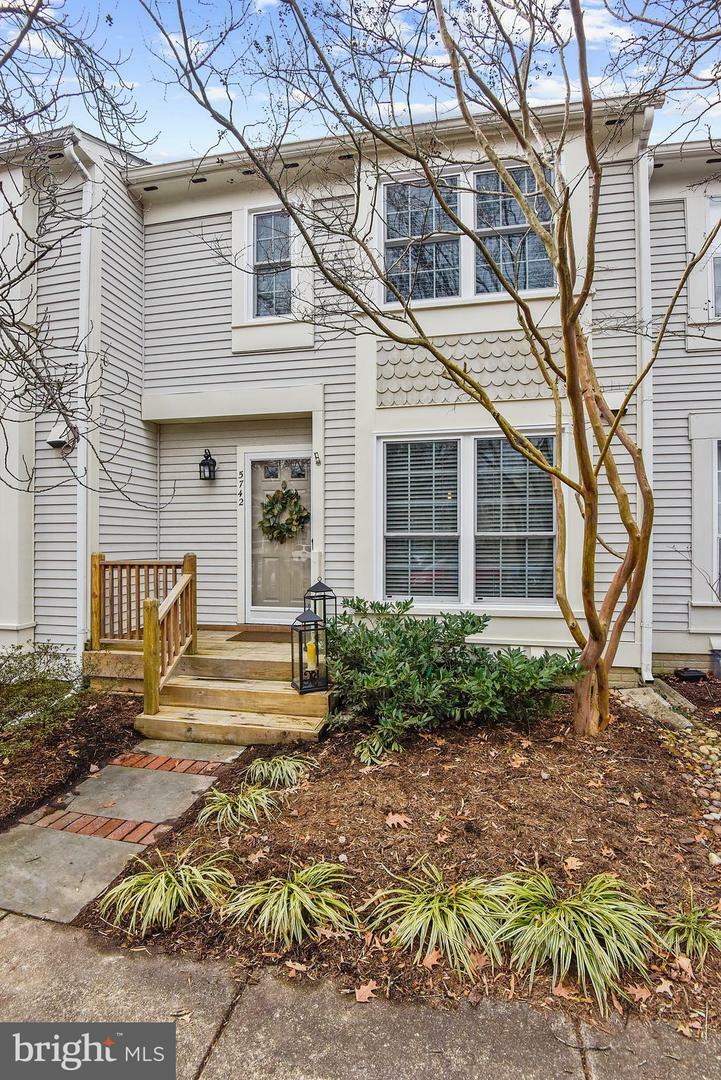Property Photo: 5742 Evergreen Knoll Court VA 22303