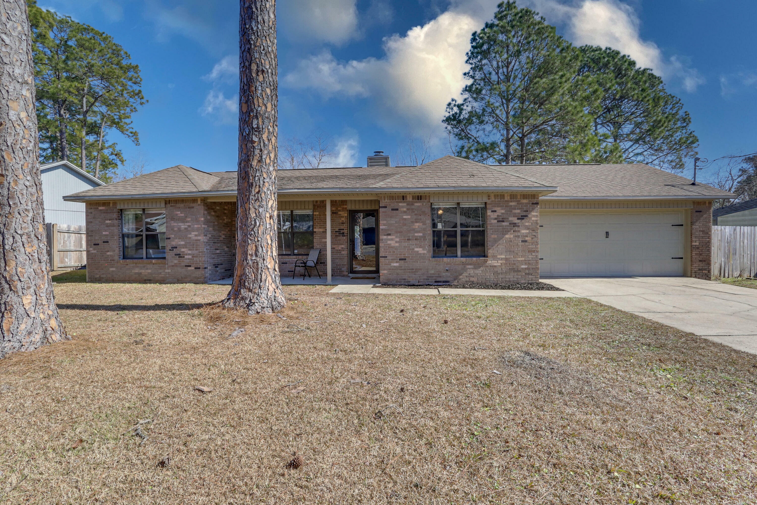 Property Photo:  1621 W Campbell Drive  FL 32547 