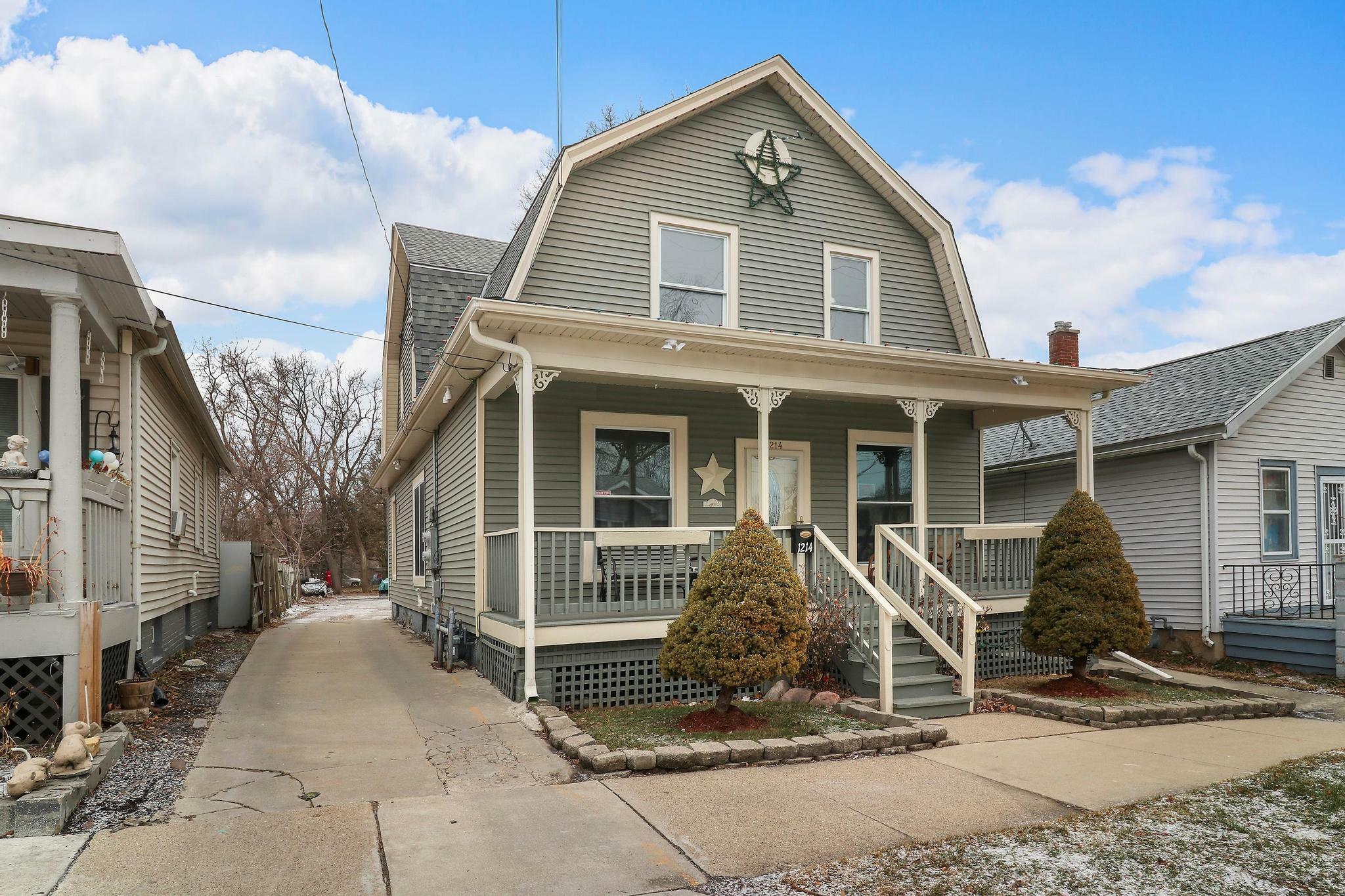 Property Photo:  1214 Hamilton St  WI 53404 