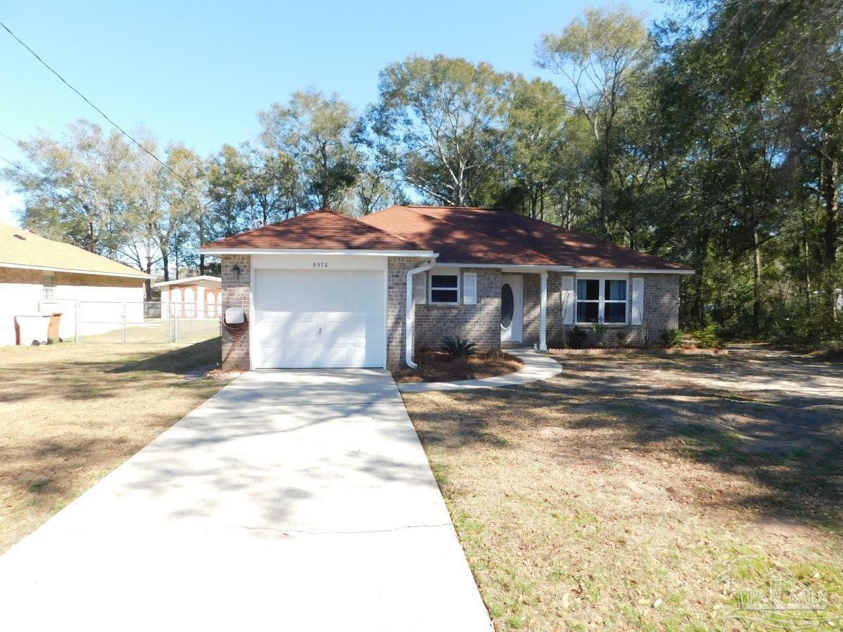 Property Photo:  5570 Kingery Rd  FL 32583 