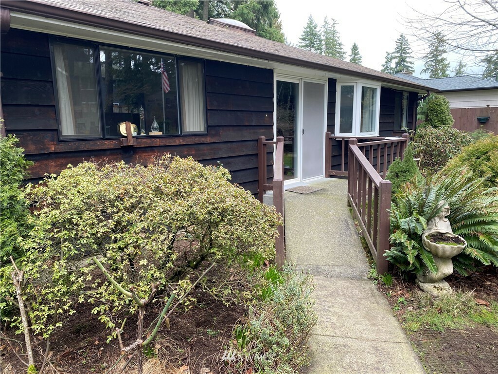 Property Photo:  13003 NE 88th Street  WA 98033 