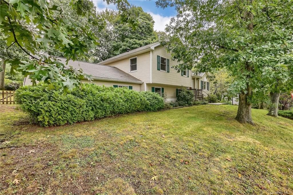 Property Photo: 8 Saratoga Road NY 12550