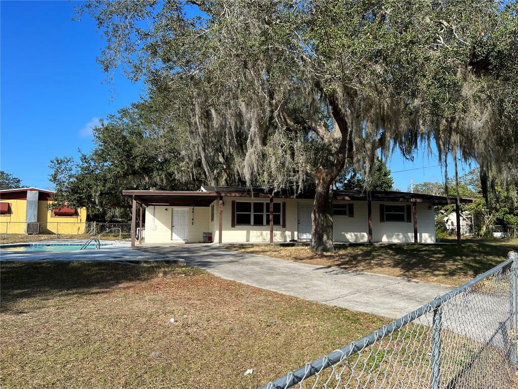 Property Photo:  1523 Wolfe Drive  FL 33870 