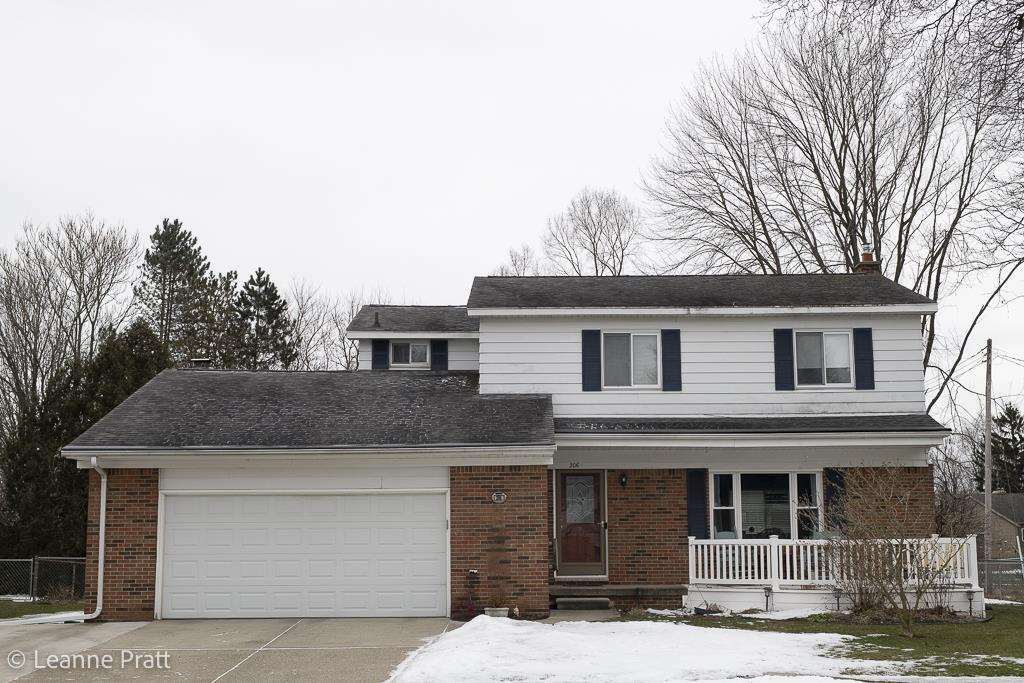 Property Photo: 206 Cedarwood Drive MI 48433