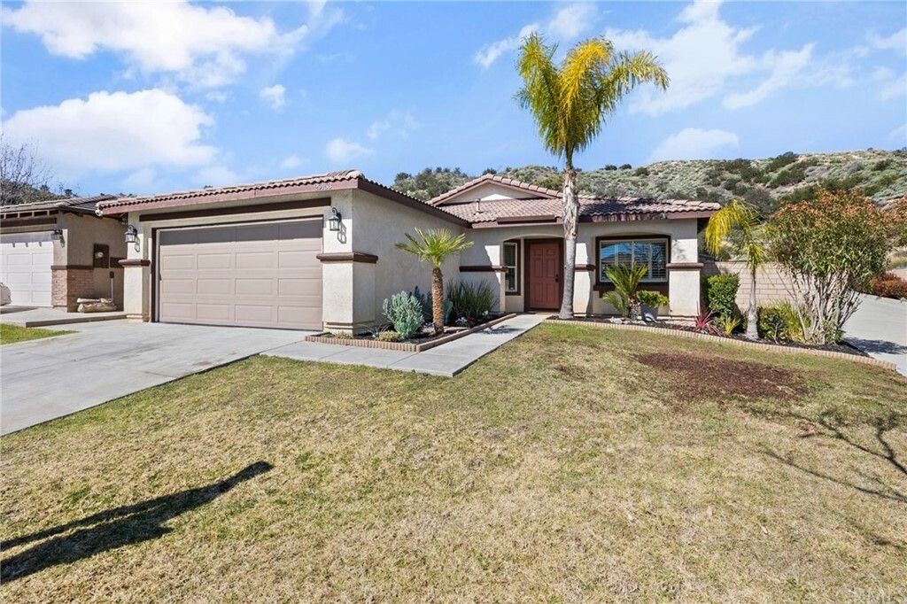 Property Photo:  29153 Sunswept Drive  CA 92530 