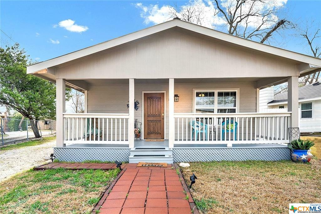 Property Photo:  1627 W Mill Street  TX 78130 