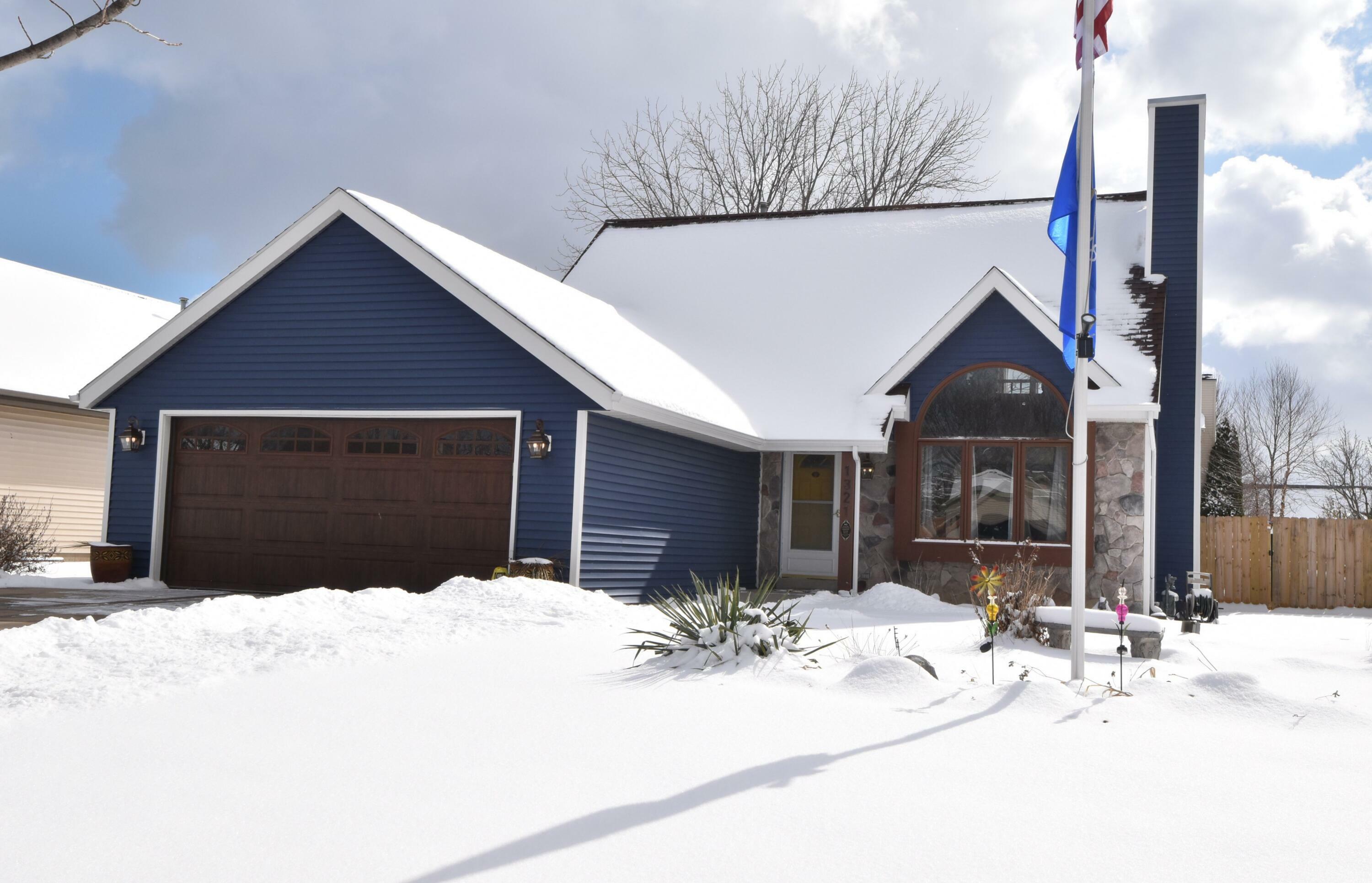 Property Photo:  1321 Noel Ct  WI 53172 