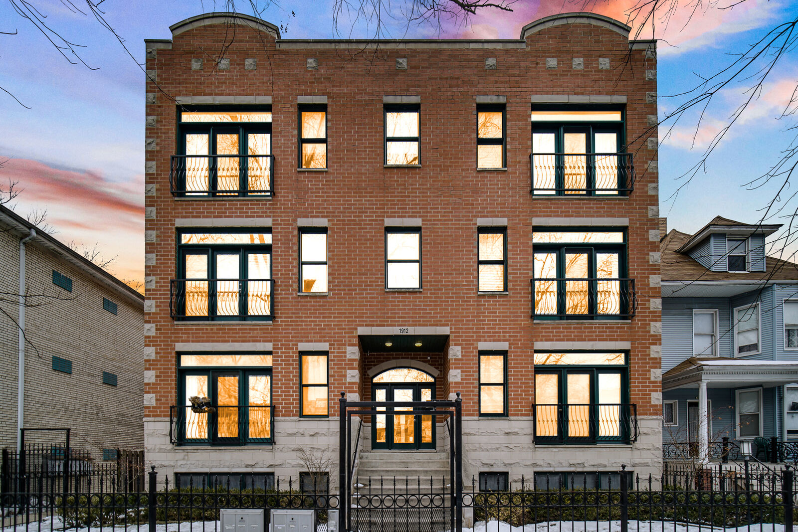 Property Photo:  1912 W Touhy Avenue 1N  IL 60626 