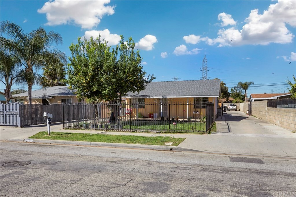 Property Photo:  427 San Angelo Avenue  CA 91746 