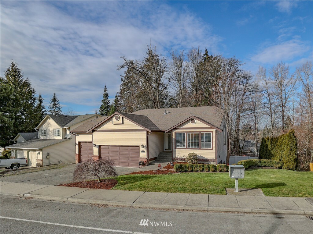 Property Photo:  6927 58th Street NE  WA 98270 