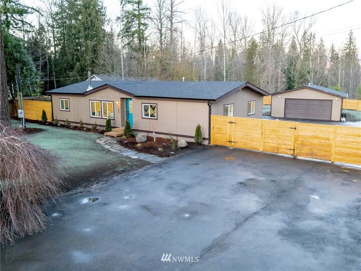 Property Photo:  7301 Vandermark Road E  WA 98391 