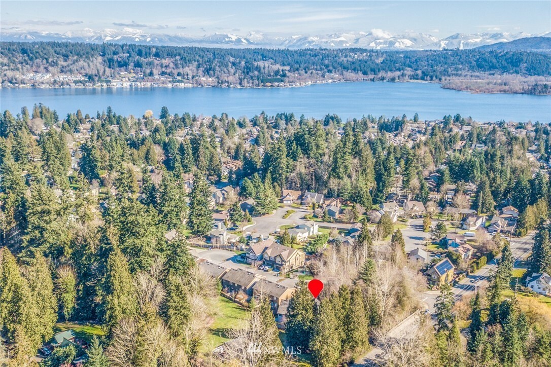 Property Photo:  4553 185th Avenue SE  WA 98027 