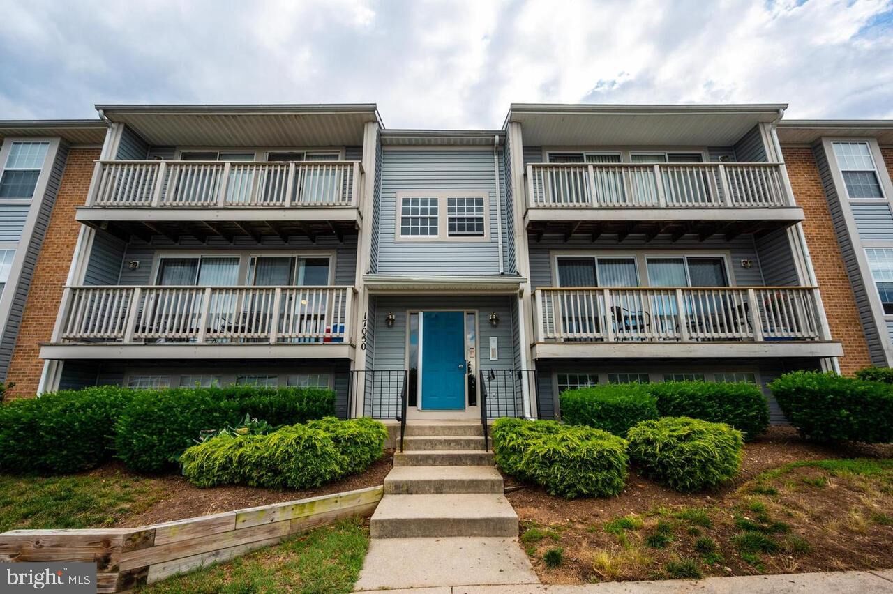 Property Photo: 17050 Capri Lane 104 VA 22026