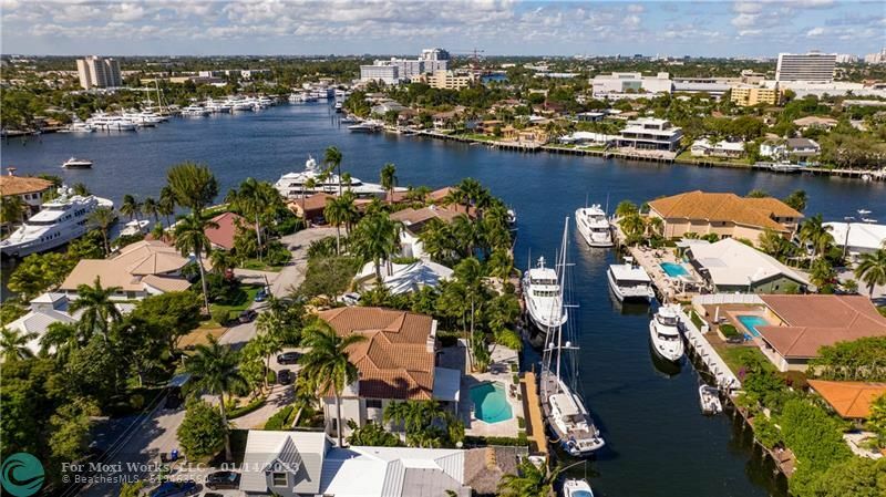 Property Photo: 616 3rd Key Dr FL 33304