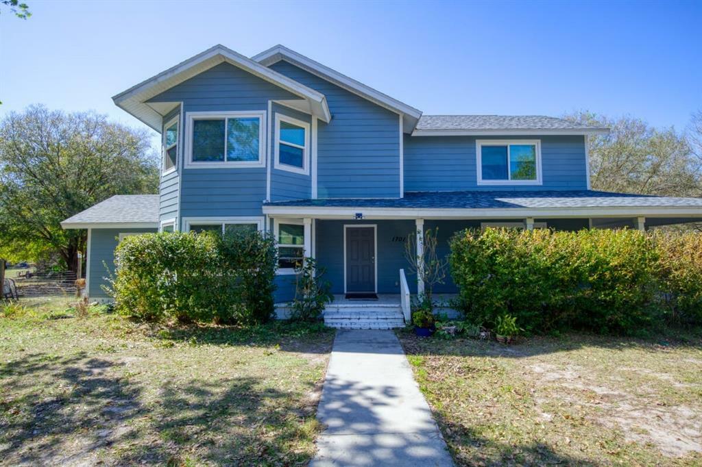 Property Photo:  1701 SE Walston Avenue  FL 34266 