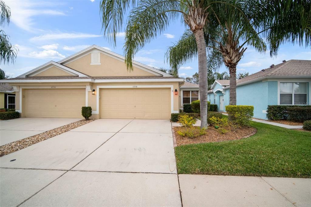 Property Photo:  11558 Captiva Kay  FL 33569 