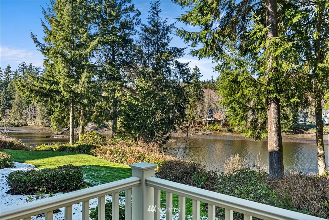 Property Photo:  91 N Chandler Court D  WA 98365 