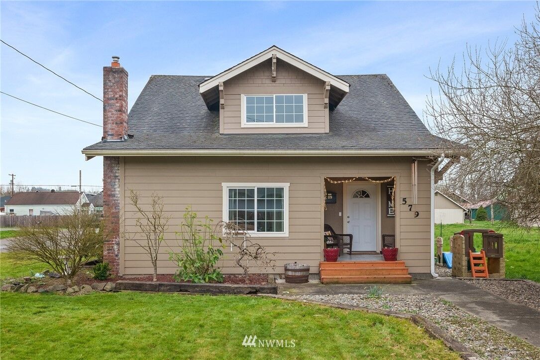 Property Photo:  579 SW Pacific Avenue  WA 98532 