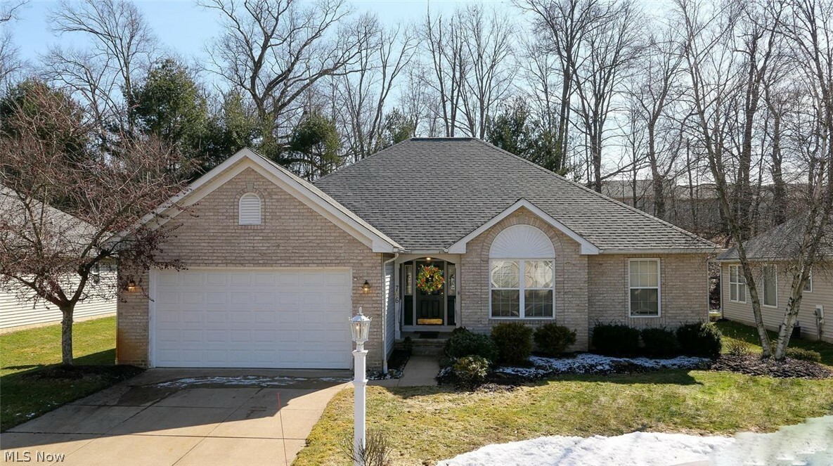 Property Photo:  706 Robins Gate  OH 44319 