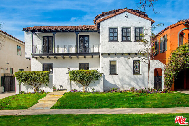 Property Photo: 261 S Orange Dr 261 CA 90036