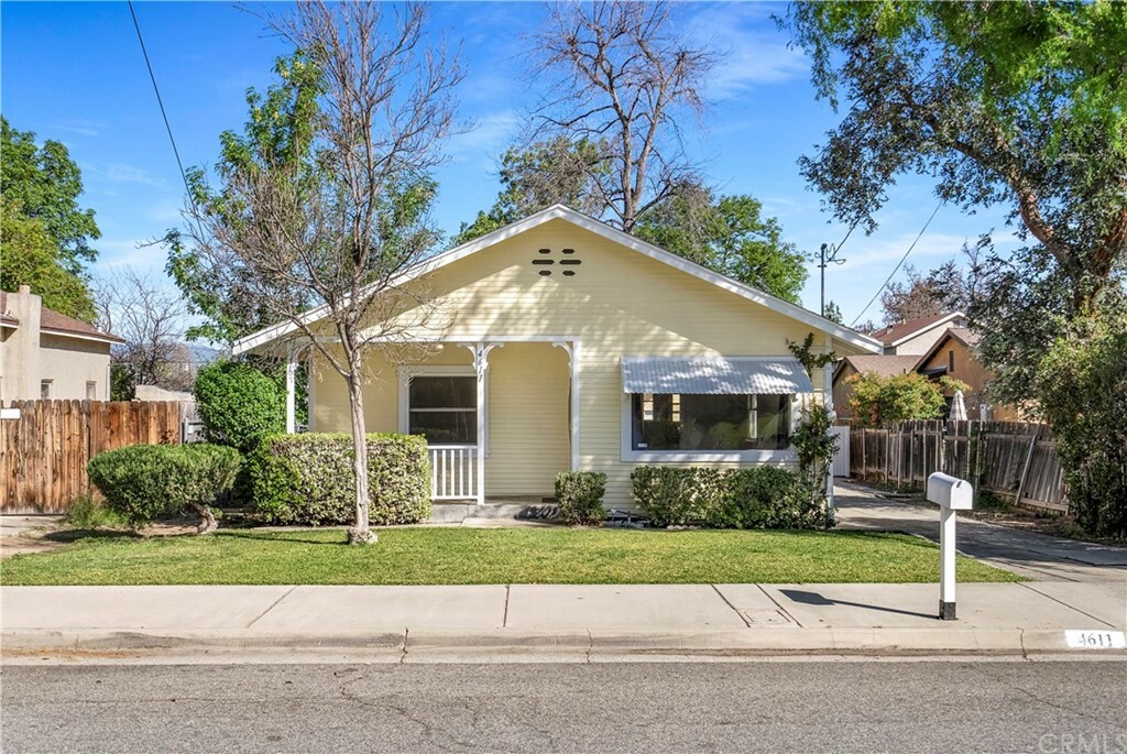 Property Photo:  4611 Sierra Street  CA 92504 