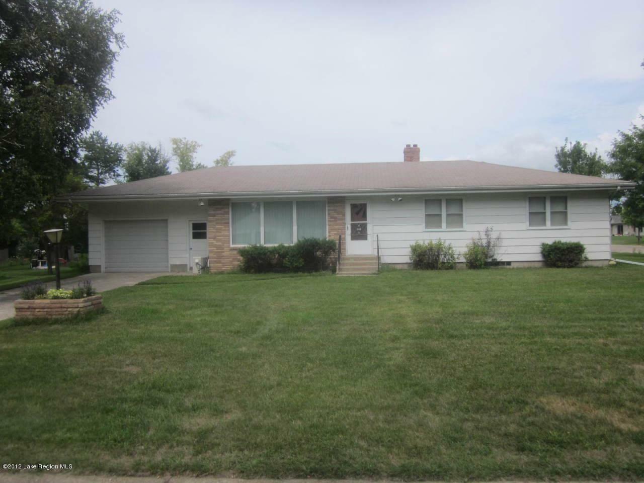 Property Photo: 806 W Beech Avenue MN 56537