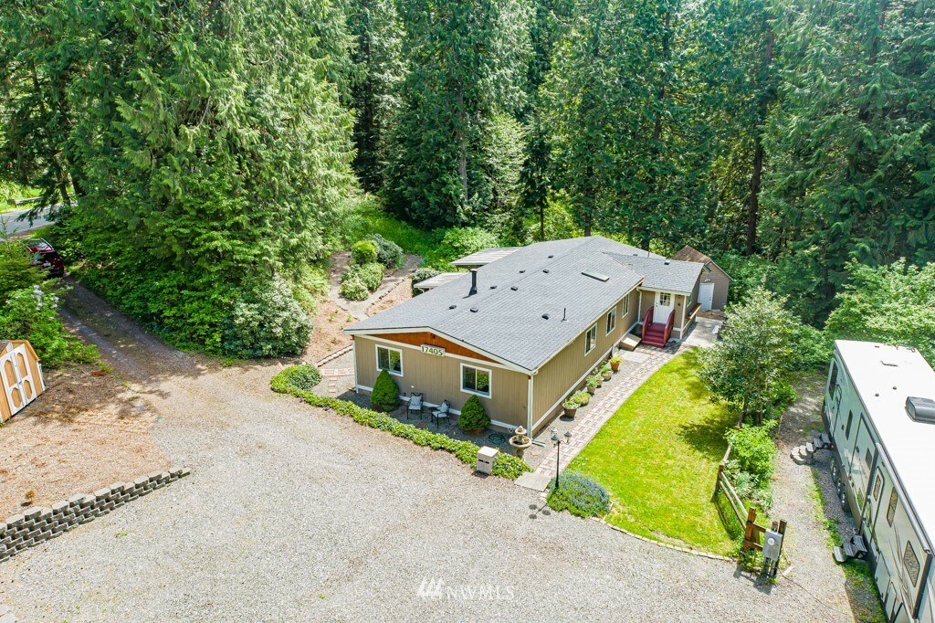 Property Photo:  17405 Mountain View Road NE  WA 98019 