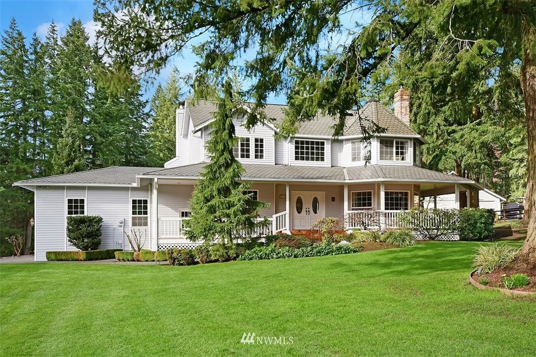 Property Photo: 9807 Waverly Drive WA 98296