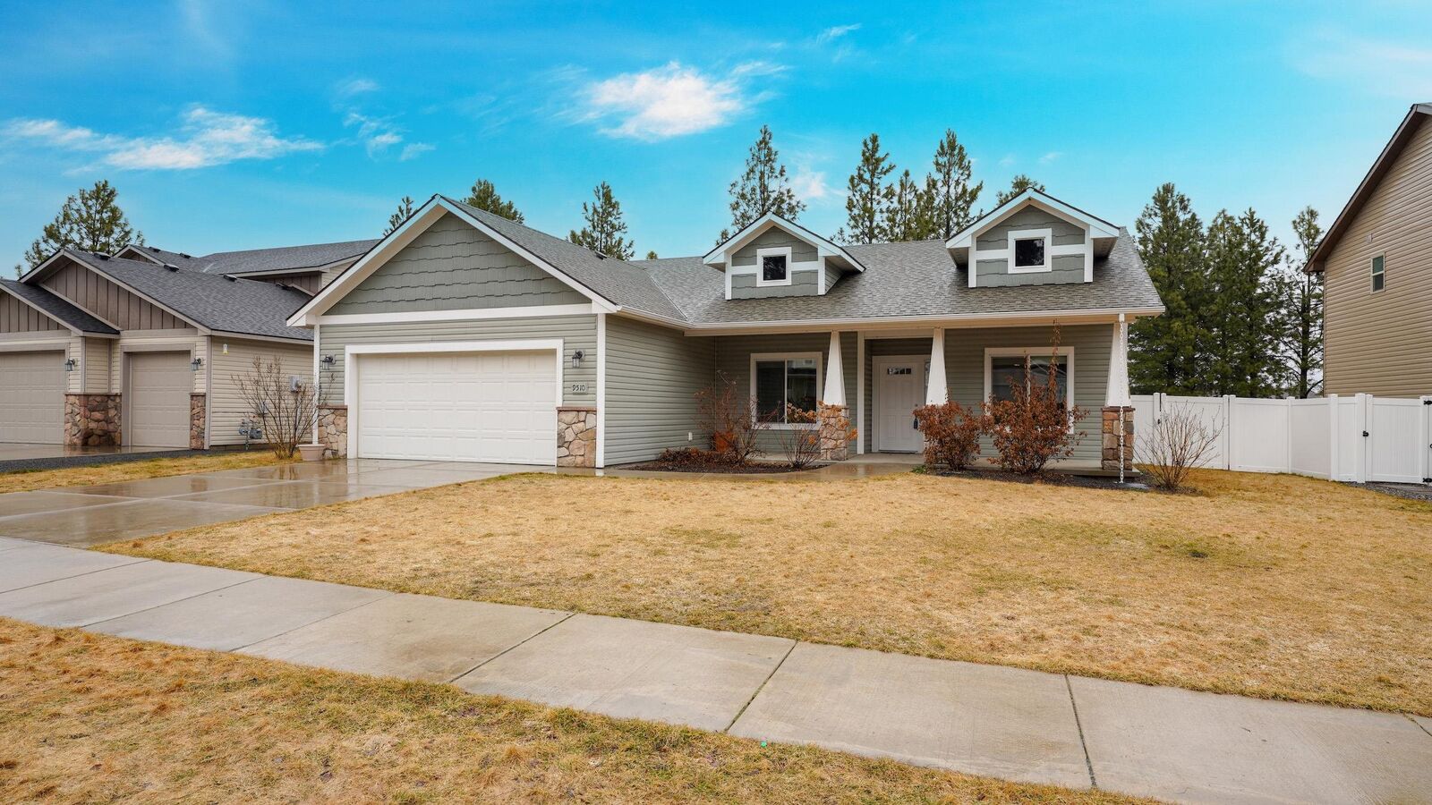 Property Photo: 9510 W Ballesteros Ct WA 99004