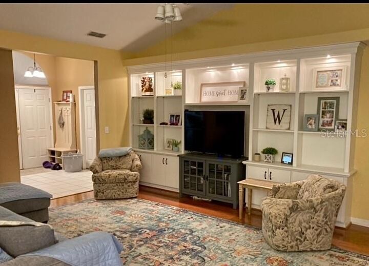 Property Photo:  6503 Longoak Court  FL 33811 