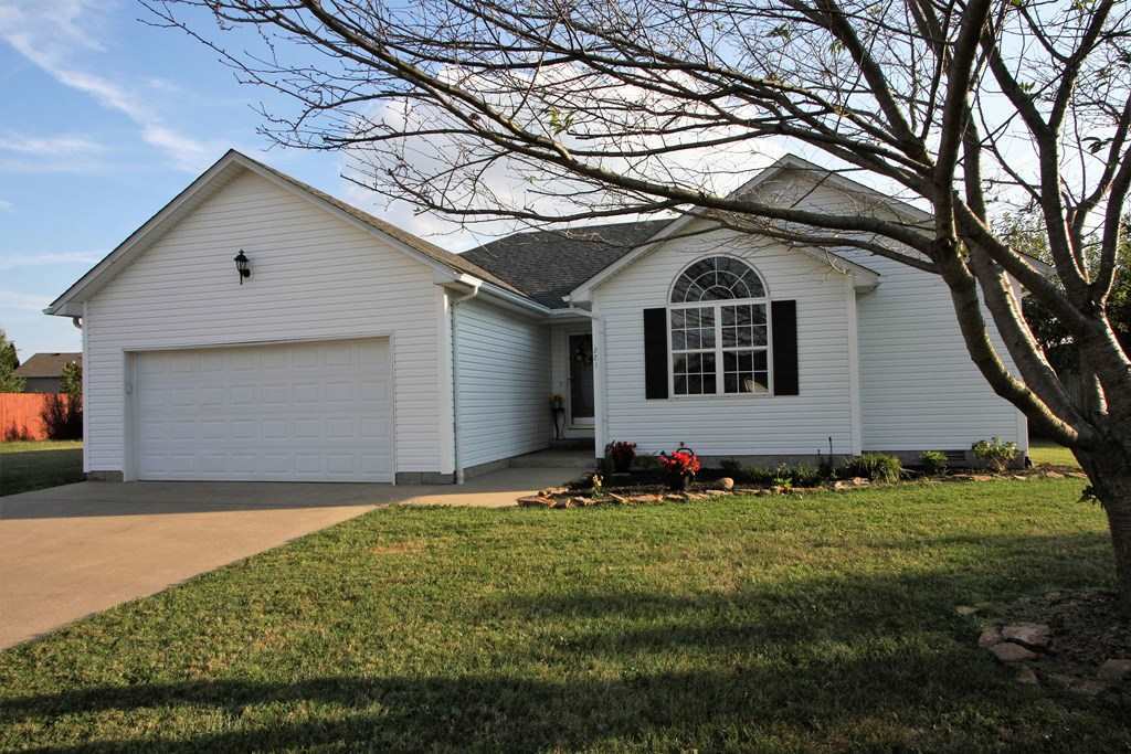 Property Photo:  221 White Oak Court  KY 42101 