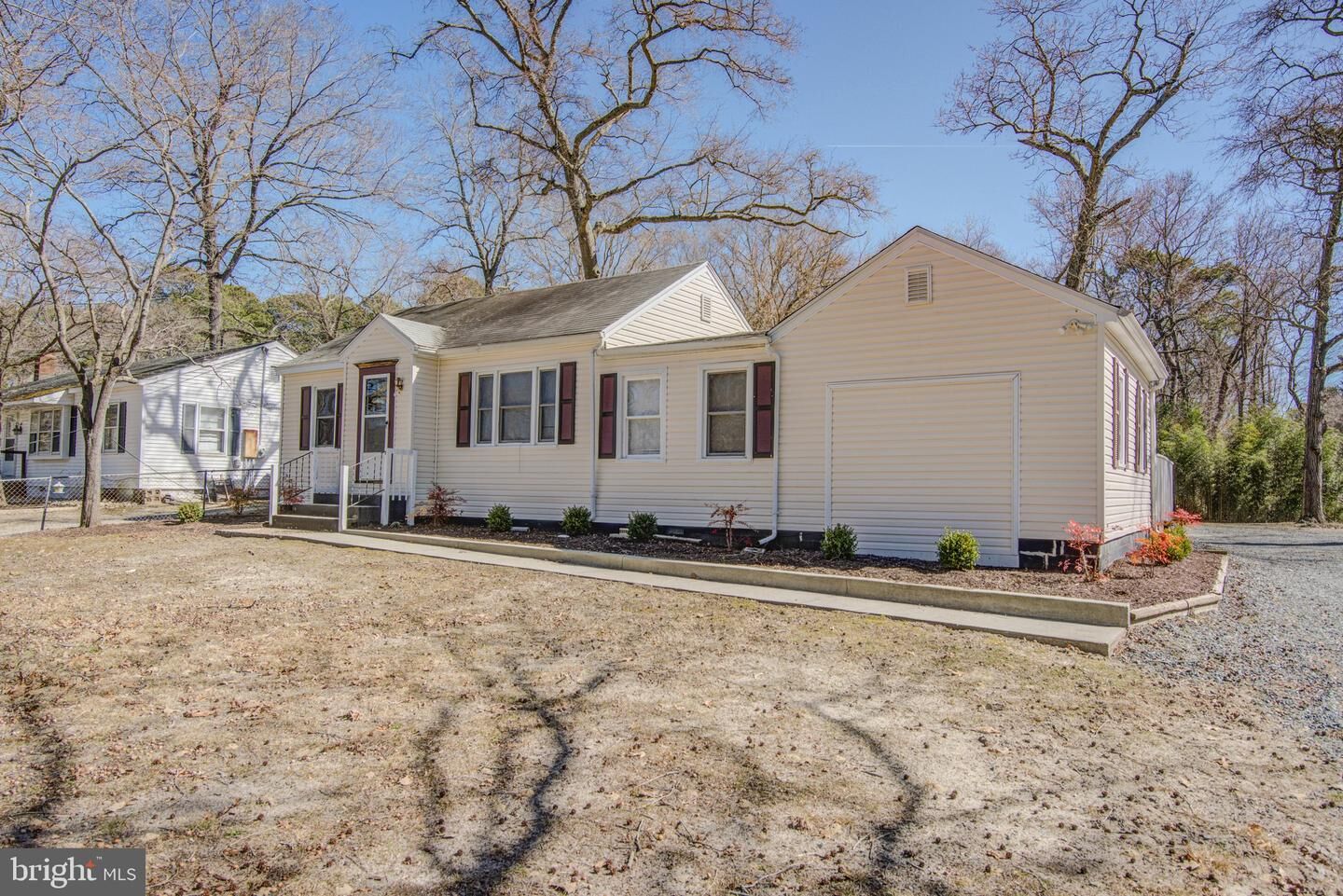 Property Photo:  427 S Camden Avenue  MD 21826 