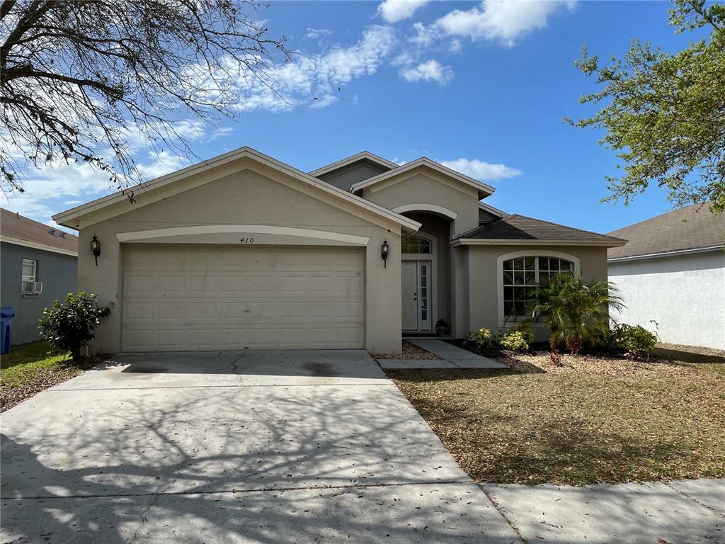 Property Photo: 410 9th Street NE FL 33570