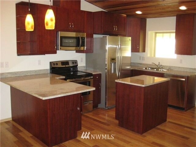 Property Photo: 18410 SE 108th Street WA 98027