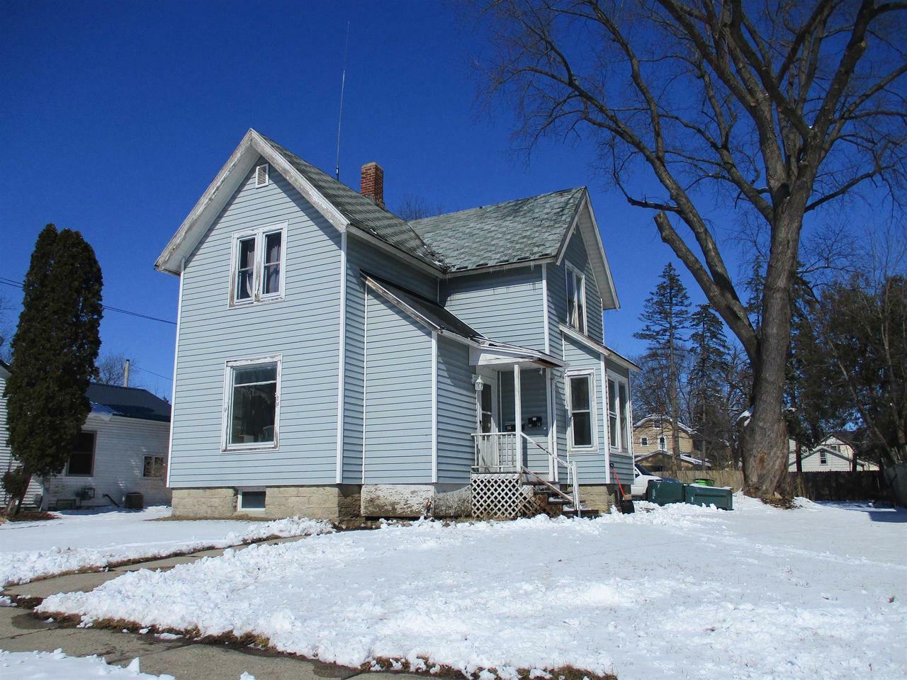 Property Photo:  310 West Maple Ave  WI 53916 