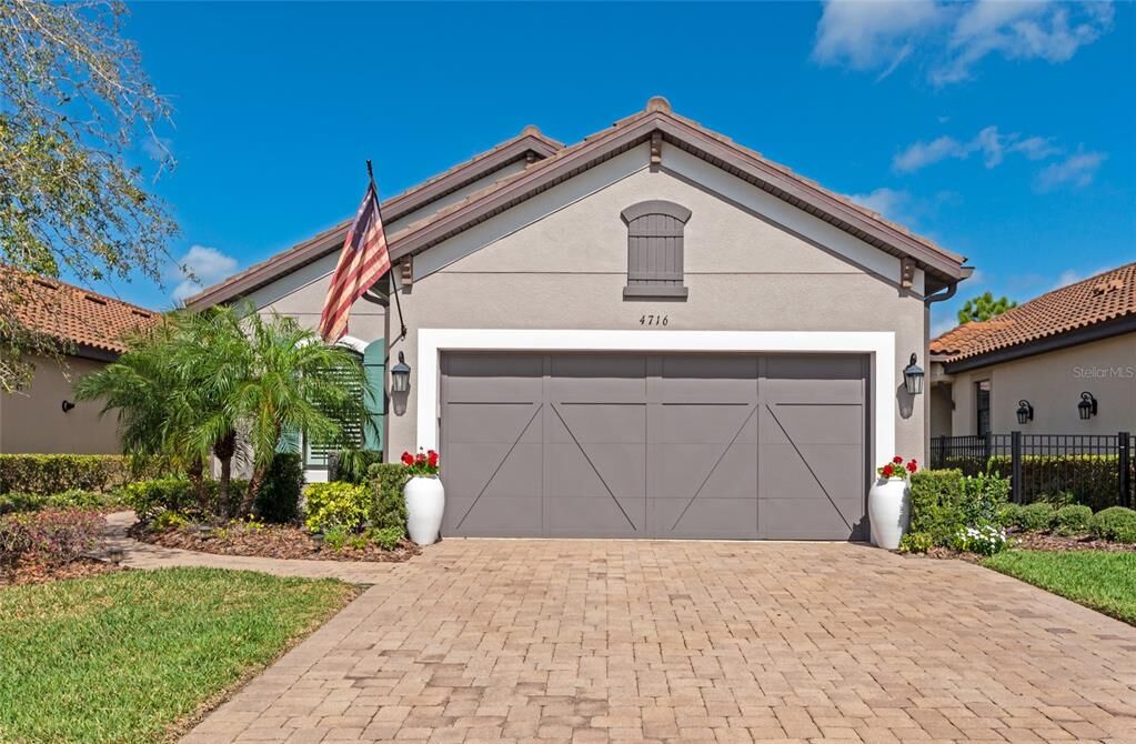 Property Photo:  4716 Alexandria Court  FL 34221